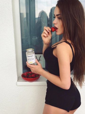 Роксана Грамотеино